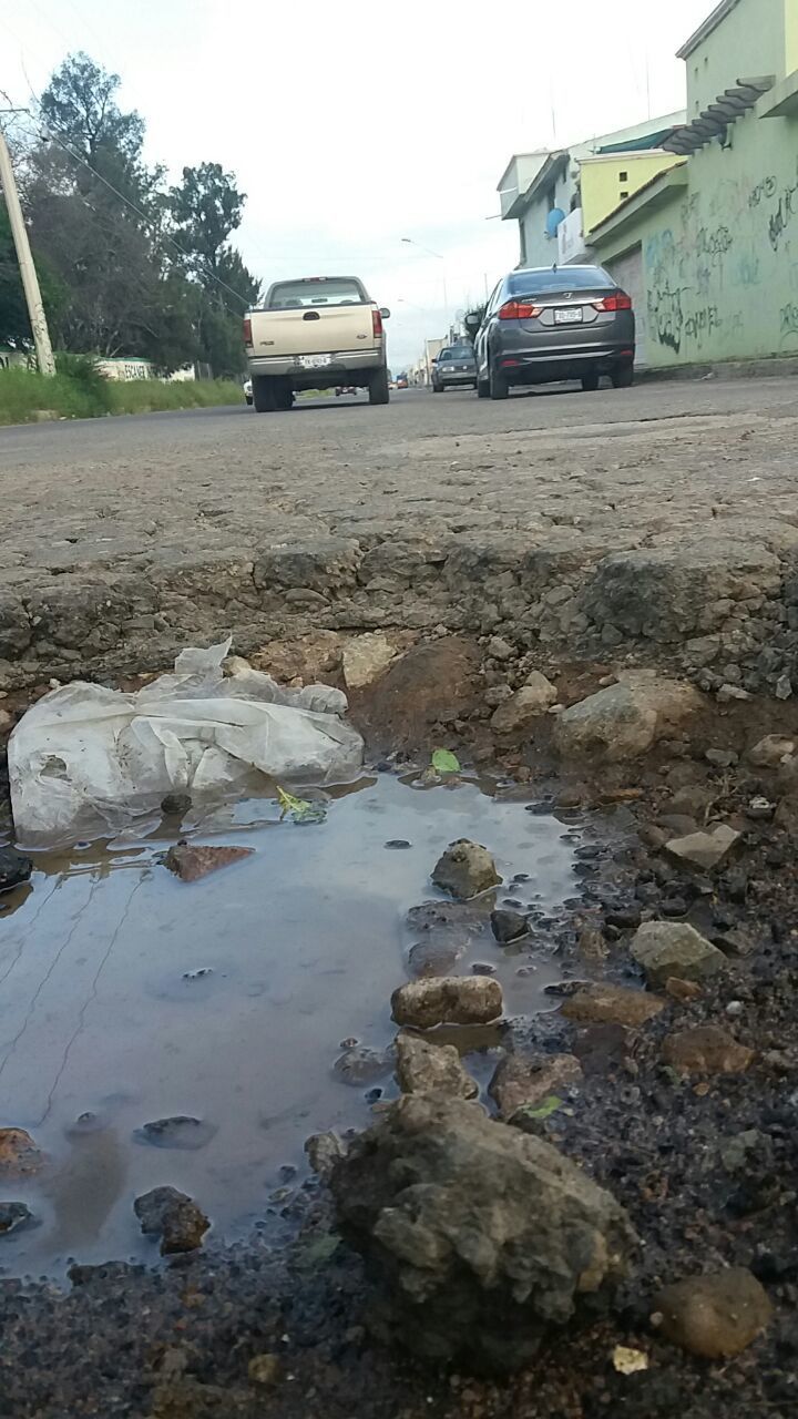 Mártires de Sonora esquina con Año de Juárez.