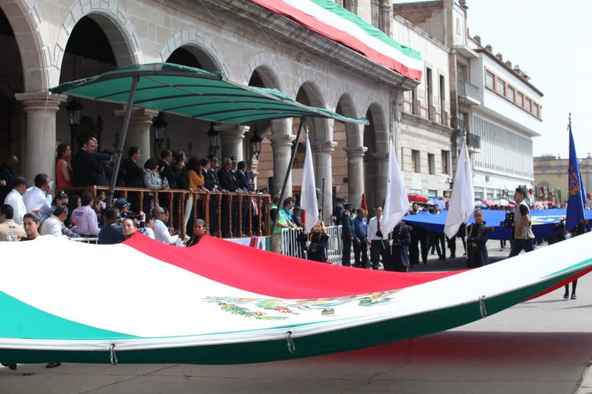 No podía faltar nuestro símbolo patrio, la bandera de México.