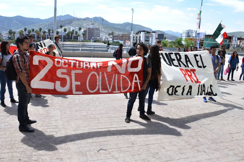 Se expresaron en contra del Partido Revolucionario Institucional y la misma universidad.