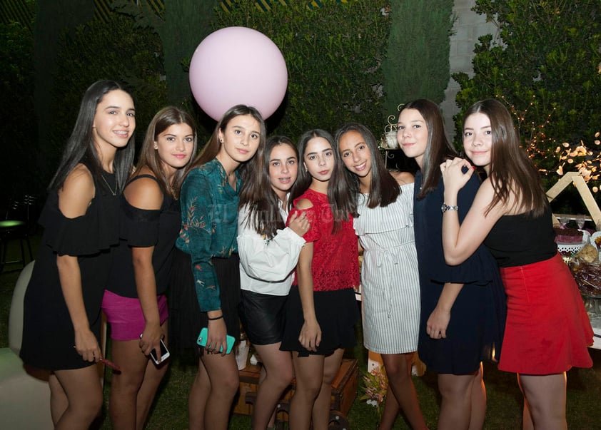 Paulina, Andrea, Renata, Iveth, Sory, Ana Carmen, Katy y Camila