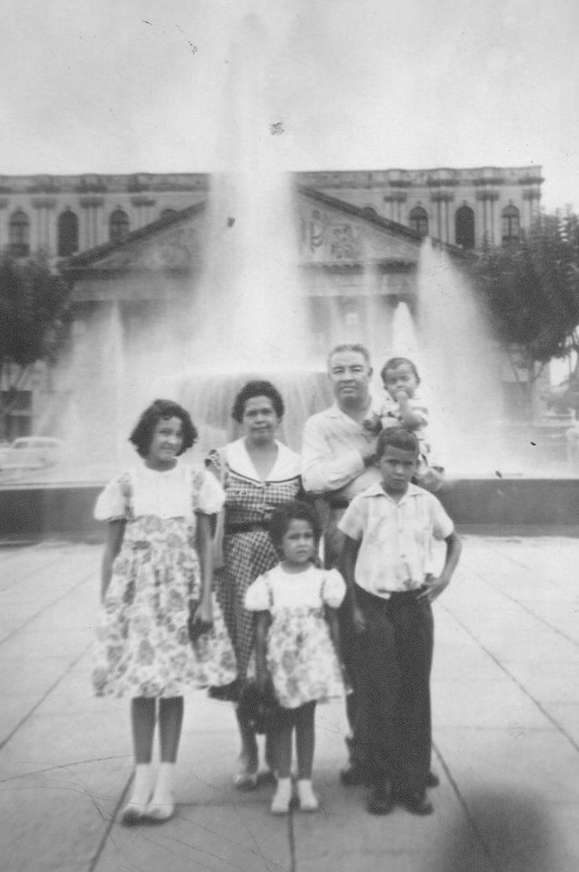 07012018 Familia en paseo hace algunas dÃ©cadas.