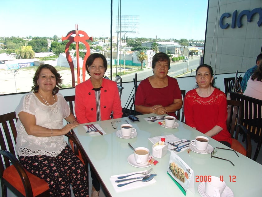 01022018 MÃ³nica, Yessica, Pamela y Bere.