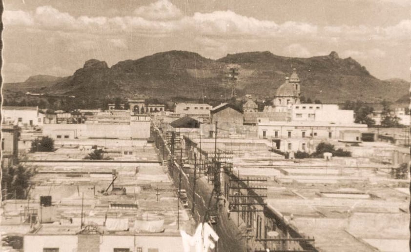 Las imágenes proporcionadas por el Archivo Histórico Municipal dan cuenta de cómo estaba el Cerro de Mercado.