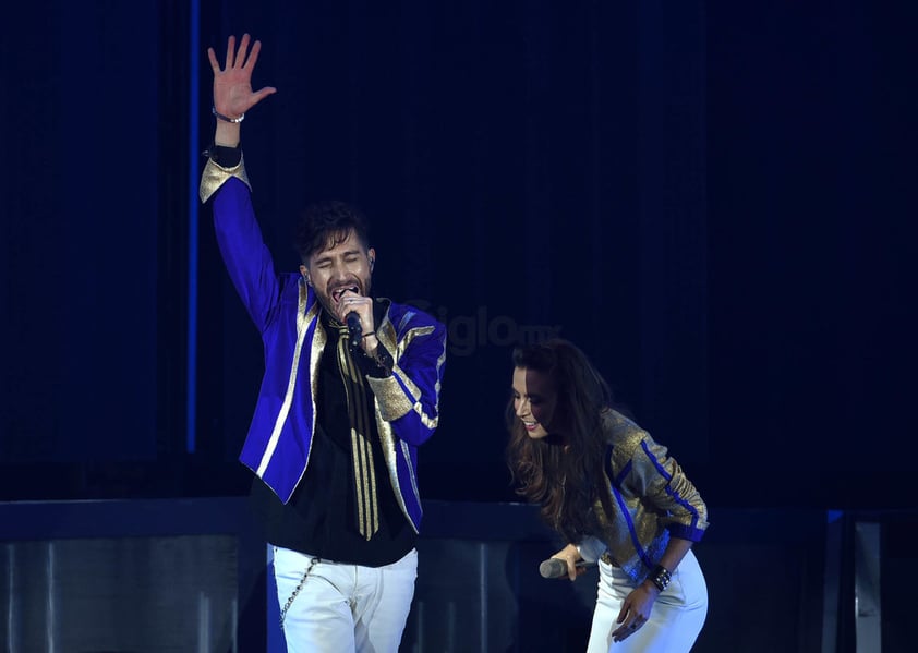 El concierto fue la mejor manera que Timbiriche y el Coliseo Centenario celebraron sus 35 y 10 años respectivamente teniendo como cómplices a cuatro mil 800 laguneros (Cifra oficial), los cuales vivieron una velada llena de nostalgia.