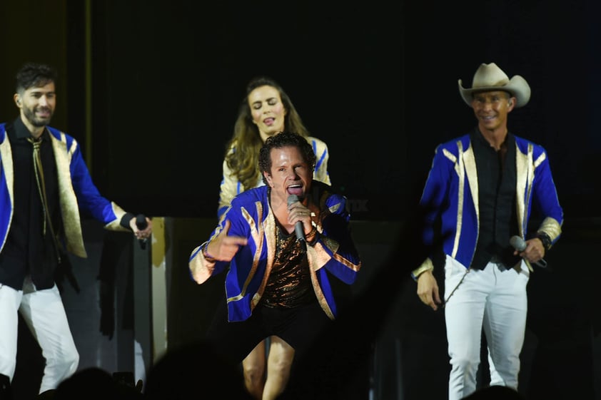 Timbiriche lanzó a finales del año pasado un CD/DVD de su tour que incluye un segmento llamado Niños Vs. Niñas el cual se ha vuelto popular en Youtube. Este medley no podía quedar fuera en La Laguna y consistió en la fusión de Teléfono, Soy un desastre, Me plantó, Mágico amor, Micky, No seas tan cruel, No sé si es amor, Tú me vuelves loco, Me estoy volviendo loca y Rompecabezas.