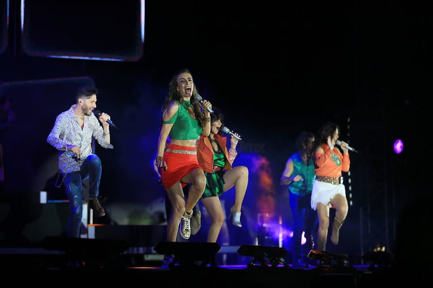 El adiós llegó y bastó con un “¡Viva México! ¡Viva Durango” para que los integrantes agradecieron a sus fans por ser parte de los 35 años de “Timbiriche”.