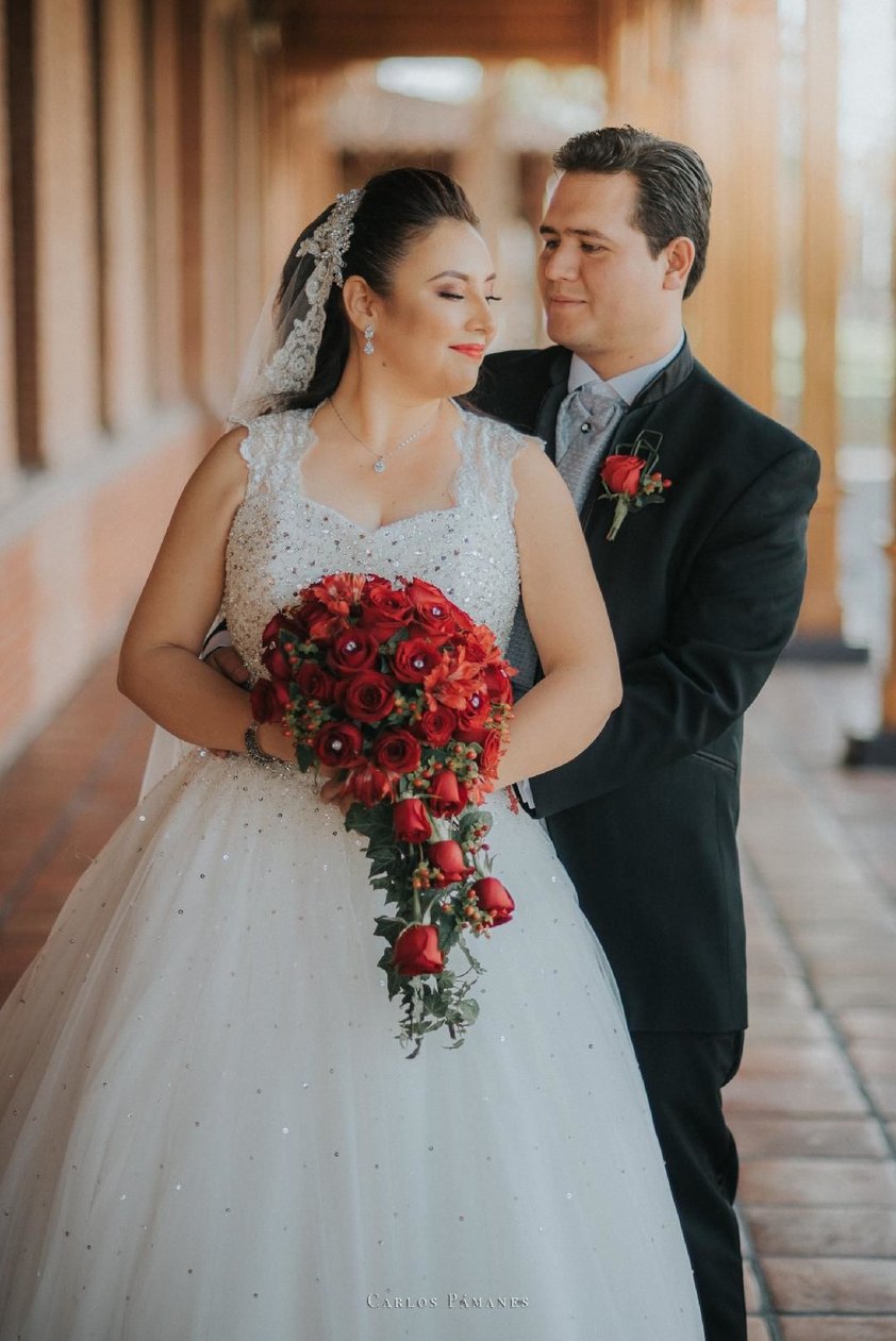 04032018 Ing. Beatriz Olivia Hernández Gutiérrez y Arq. Iván Gerardo Soto Lira decidieron unirse en matrimonio el pasado 17 de febrero en la Iglesia del Sagrado Corazón y el Espíritu Santo. Posteriormente, ofrecieron una excelente velada para sus seres queridos en el Casino Condesa Real. - Carlos Pámanes