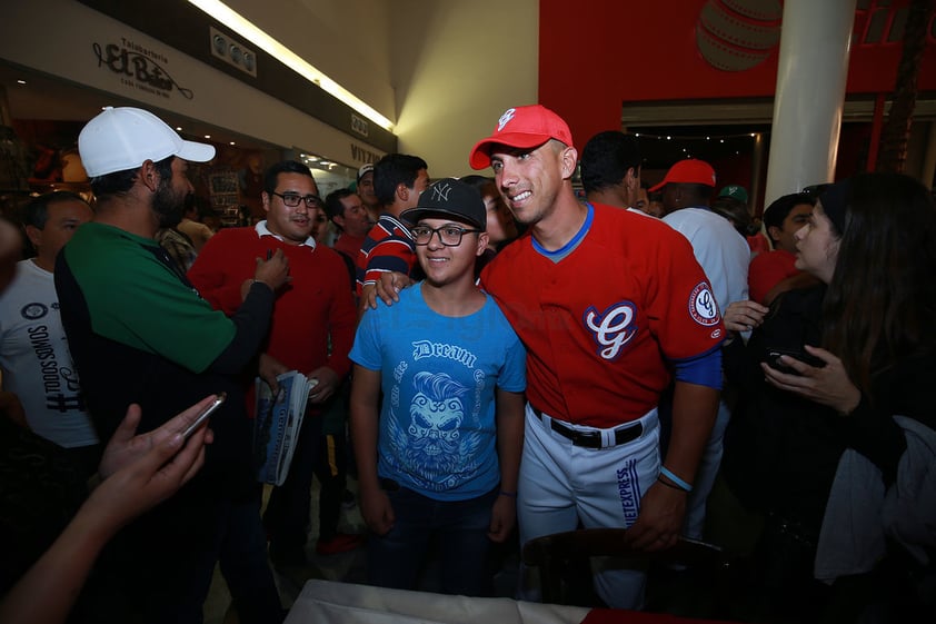 Los niños fueron los más contentos en este evento.