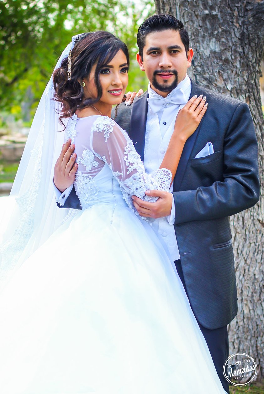 11032018 Karla Marisol Santacruz Marín y Ángel Samuel de la Torre Esparza intercambiaron votos de amor en la Parroquia de Nuestra Señora de la Luz la tarde del 3 de marzo. Sus padres son Luis de la Torre Esparza y Ma. de los Ángeles Esparza Chavarría; Ángel Santacruz Sifuentes y Rosa María Marín Juárez. - Momentos