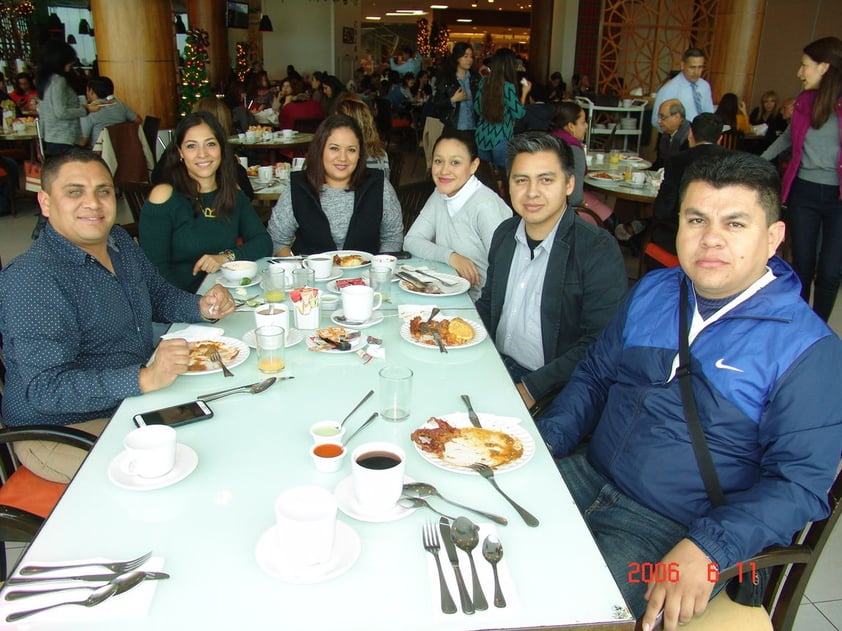 05042018 Hugo, Rosario, Josefina, Rocío, Marco y Marcos.