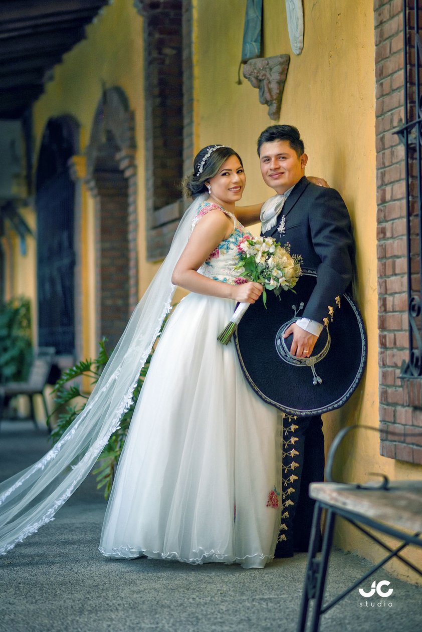 08042018 Grecia Eunice Villegas Pérez y Raymundo Rodríguez Córdova dijeron Sí, acepto, ante el altar de la Iglesia de Nuestra Señora del Refugio de Cd. Juárez, Dgo. Los recién casados son hijos de los señores Estela Gregoria Pérez Hernández y José Antonio Villegas Escobedo; Dora María Córdova Rangel y Raymundo Rodríguez Rubio. - JC Studio