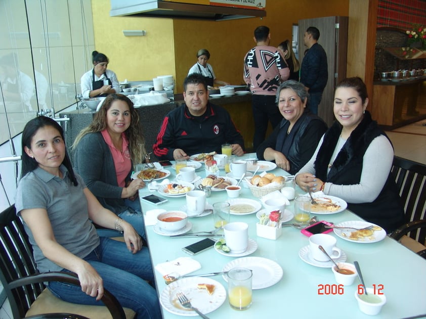 12042018 Lina, Sandra, Luis, Luz María y Lucero.