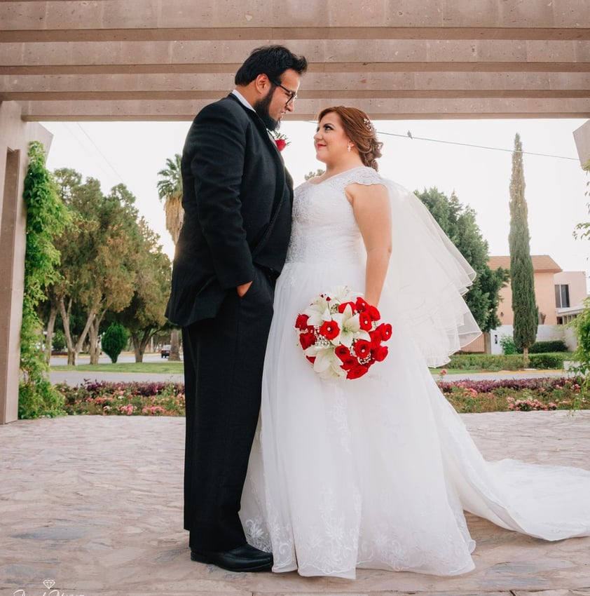 13052018 Ing. Carlos Miguel VerÃ¡stegui Facio e Ing. Ana Gabriela Zapata Reynoso contrajeron matrimonio en la Iglesia de San Pedro ApÃ³stol la tarde del 28 de abril, siendo acompaÃ±ados por familiares y amigos. - Ãngel MuÃ±oz