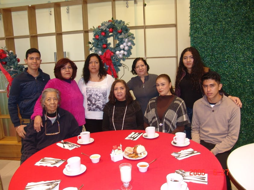 17052018 Juanita, Margarita, Elsa, Samir, Rosario, Graciela, Magaly y Alexander.