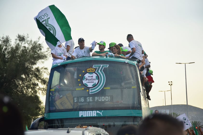 Desde Lerdo hasta Torreón se escuchó Santos campeón.