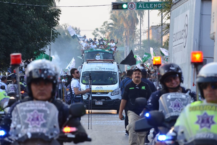 Asímismo, hubo un fuerte operativo de seguridad que resguardó tanto a los Guerreros como a la ciudadanía que festejaba el título.