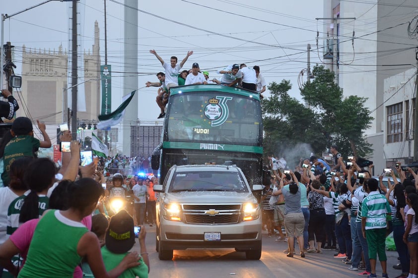 Por toda La Laguna la fiesta no paró.