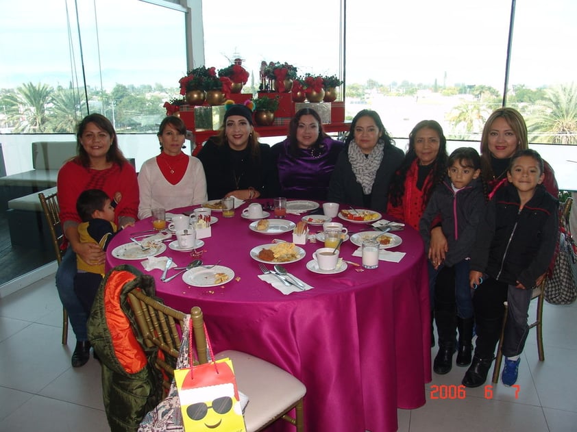 21062018 Irma, Conny, Dulce, Betty, María del Sol, Tere, Silvia, Sofía y Marco.