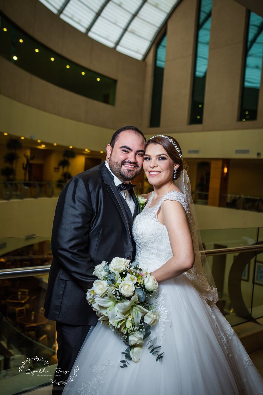 01072018Lic. Martín Alfonso Minchaca Bermúdez e Ing. Karime Abigaíl Názer Borjas se convirtieron
en marido y mujer la noche del 16 de junio, fecha que perdurará en su corazón.- Cynthia Ruiz