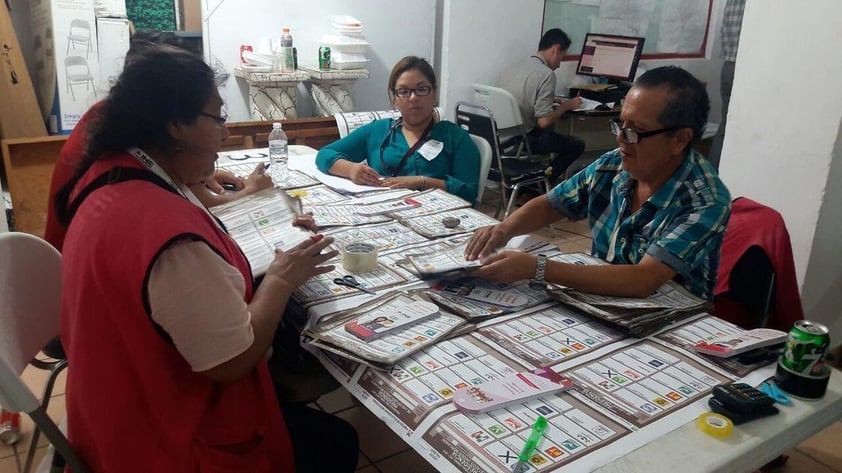 Fue necesario reubicar las mesas de trabajo en diferentes espacios del edificio del INE.