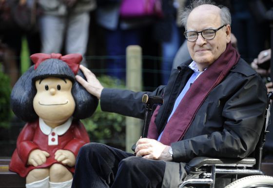 La editorial Ediciones La Flor, encargada de publicar las historietas de Mafalda durante años, felicitó a Quino a través de su cuenta de Twitter, donde compartió un mensaje y una fotografía en la que se aprecia al dibujante soplando las velas de su pastel de cumpleaños.