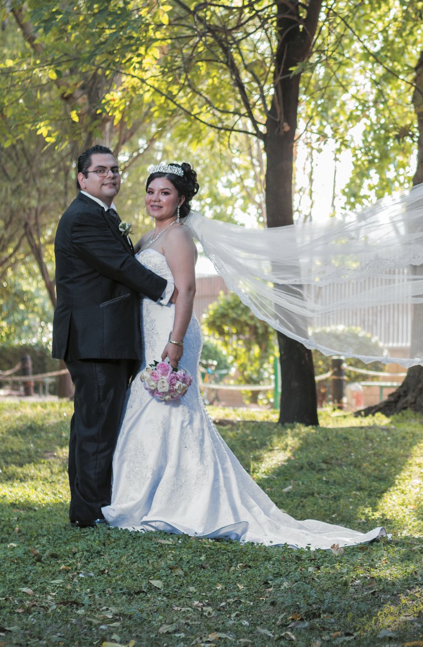 29072018 HÃ©ctor Contreras FrÃ­as y Fabiola MontaÃ±ez realizaron su alianza de amor. El sacramento del matrimonio se consumÃ³ el  21 de julio en la Catedral de Santa MarÃ­a de Guadalupe en GÃ³mez Palacio, Dgo. - Md films