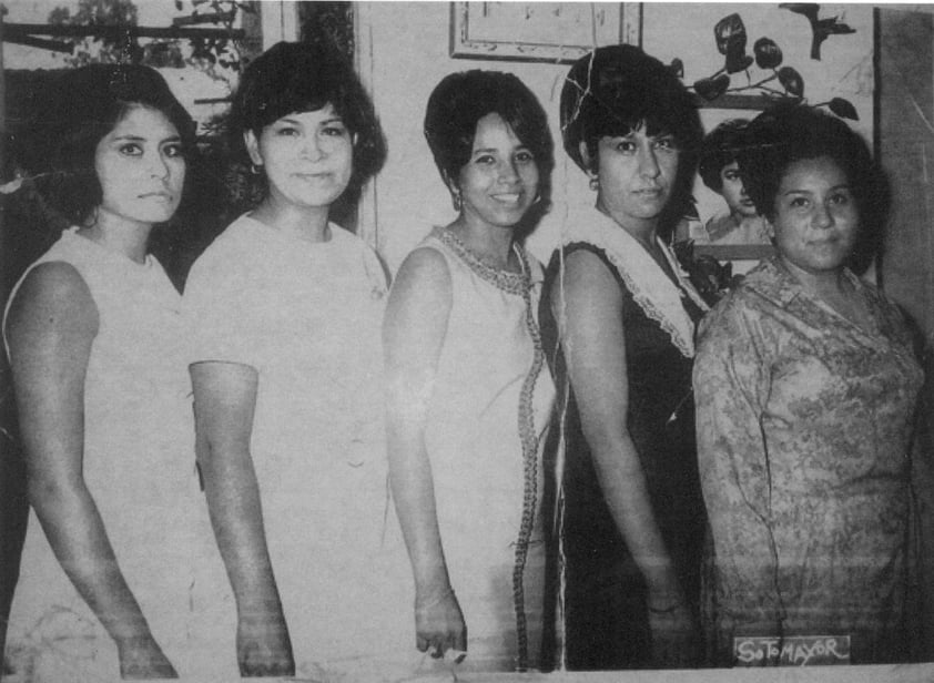 05082018 Socorro Colunga, Irma Casurrisa, Estelita Mesa, Esperanza Flores y Lety Hernández, en 1970.