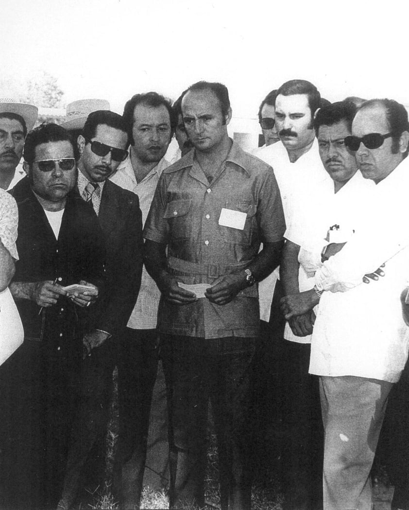 19082018 En la década de los 70, el Arq. Antonio Calzada visitó la ciudad de Torreón. Lo acompañan, Carlos Robles, Jesús Reyes, José Solís y Mariano López.