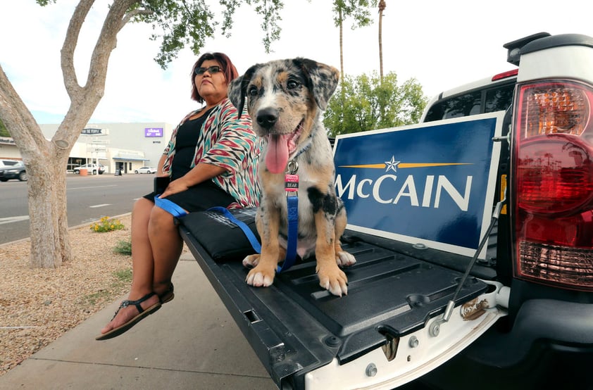 Miles de estadounidenses estuvieron presentes en la procesión del cuerpo de McCain.