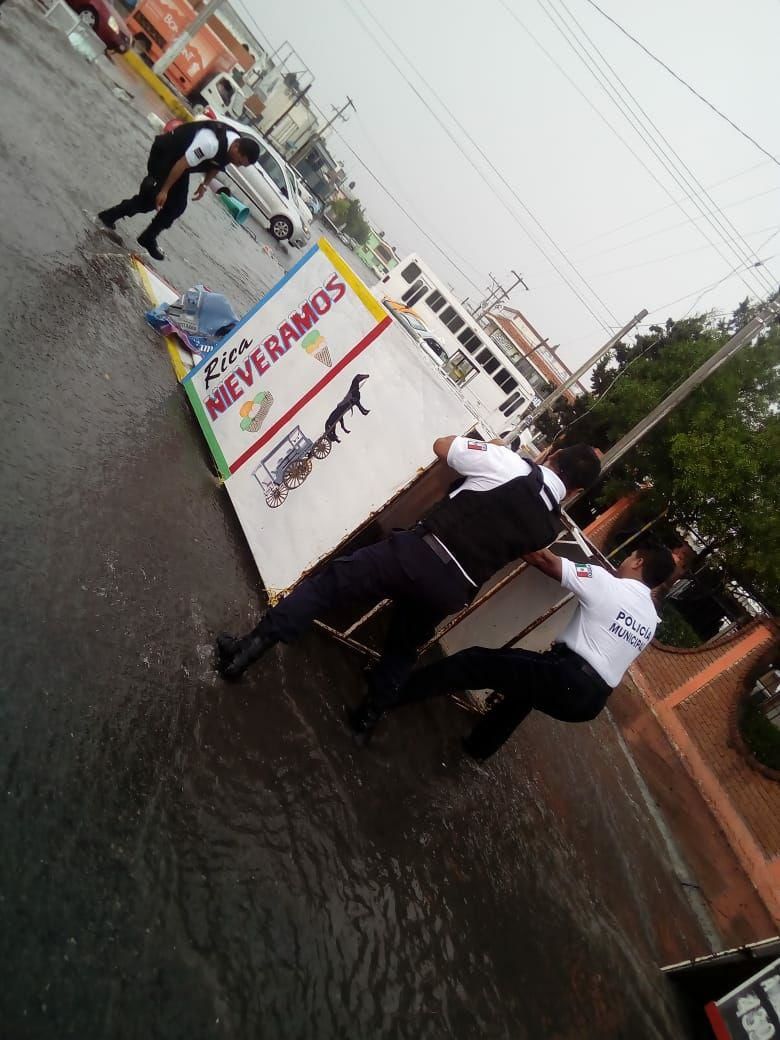 En Saltillo, las inundaciones se registraron en colonia Cerro del Pueblo, Magisterio, Chapultepec, Ojo de Agua, Guayulera, Doctores, calle Victoria Zona Centro y calle Abasolo.