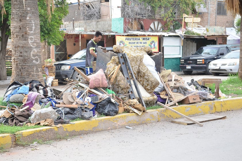 Alrededor de 500 toneladas de basura y enseres domésticos se han retirado de las colonias afectadas.