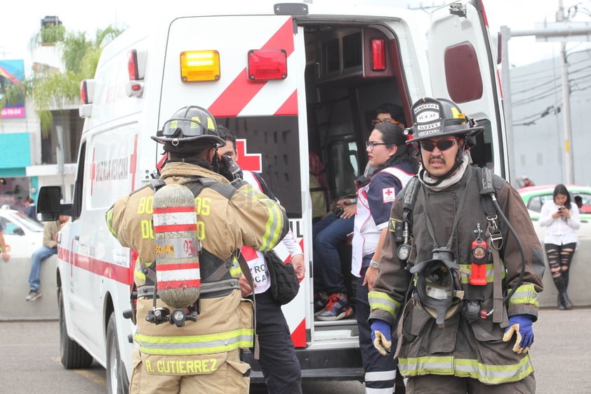 Elementos del cuerpo de bomberos lograron superar las hipótesis de emergencia.