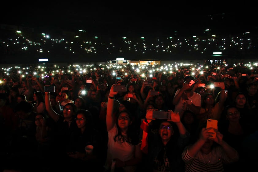 Camila se presentó en el Palacio de los Deportes.