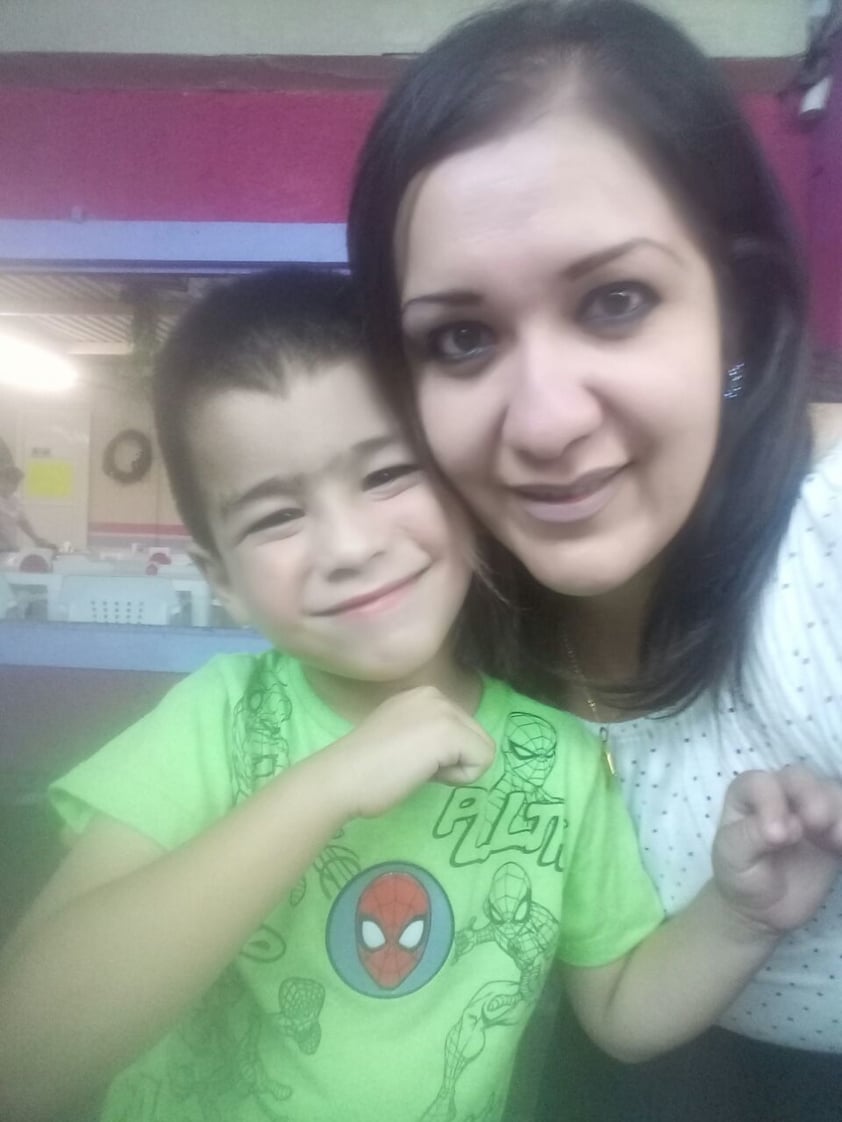 27092018 Alejandra con su hijo, Paquito