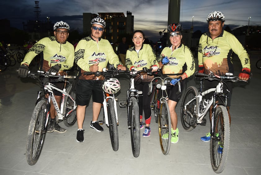 11102018 Integrantes del Club Correcaminos: César, César, Verónica, Luz Elvia y Genaro.