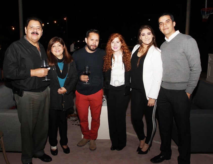 Miguel, Karina, Denisse, Juan José, María y Gerardo.