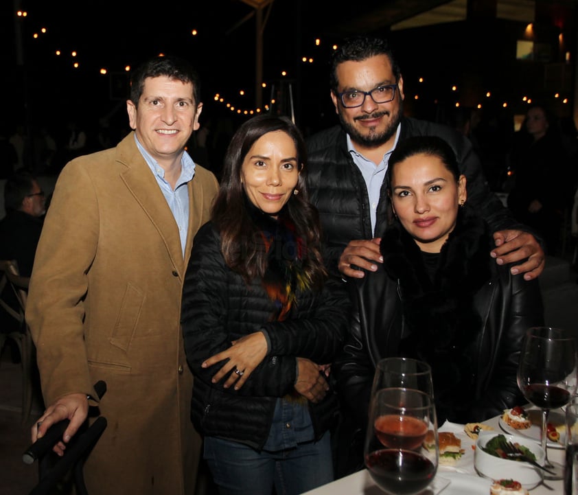 Ludovico Dugenest, Francisco Hernández Deras, Zoe Zamudio e Iris Zamudio.