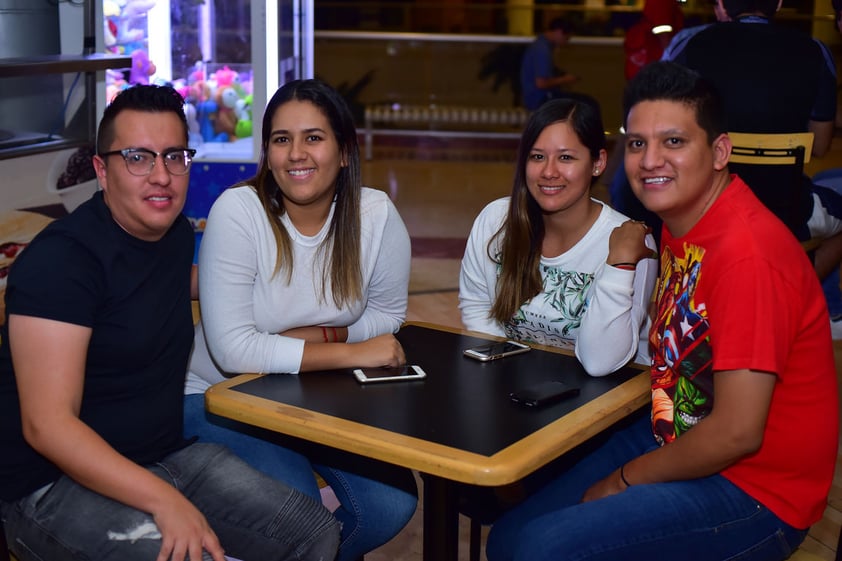 25102018 Adrián, Wendy, Anabel y Carlos.