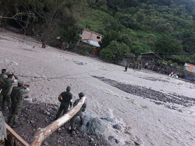 Llevan apoyos a Jocuixtle, Pueblo Nuevo