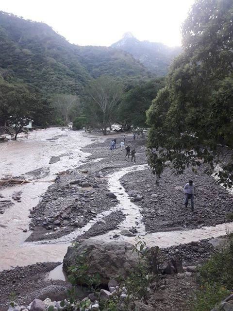 Llevan apoyos a Jocuixtle, Pueblo Nuevo