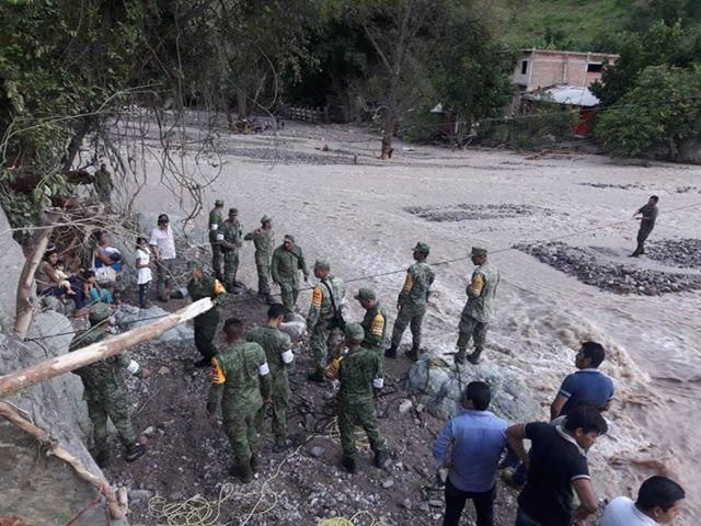 Llevan apoyos a Jocuixtle, Pueblo Nuevo