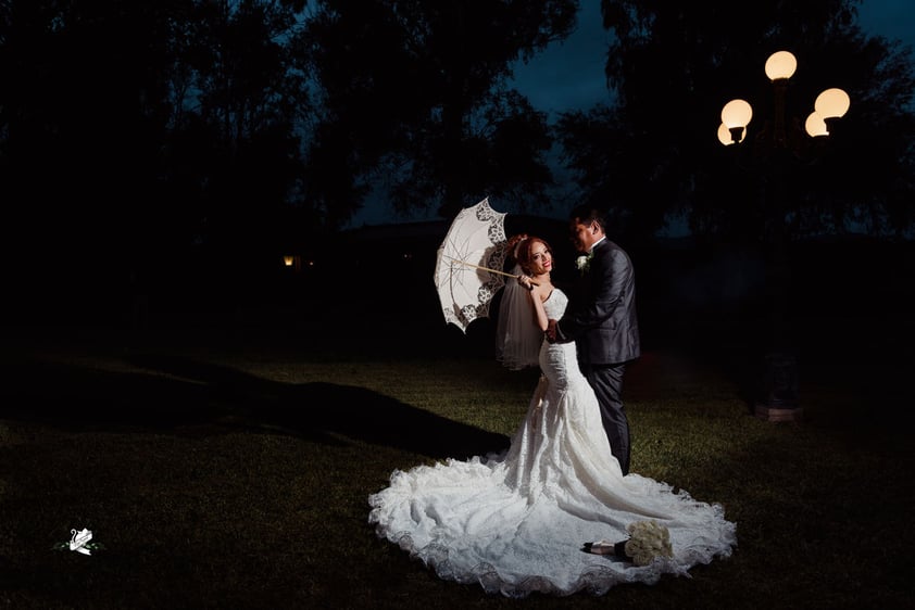 28102018 En el marco de una bella ceremonia, unieron sus vidas en matrimonio Thelma Graciela Armendáriz Zamora y José Ignacio García Lerma en la iglesia de las instalaciones de Hacienda Mi Ranchito. Ofició la emotiva misa el Sacerdote David Pacheco. Sus padres son: Dr. Víctor Hugo Armendáriz Córdova y Dra. Patricia Zamora Sandoval; Ignacio García Santillán
y Manuela Lerma Hernández.