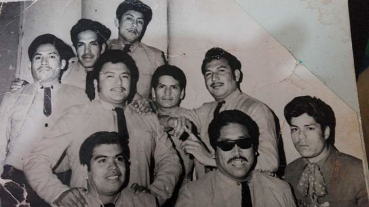 18112018 Sr. Sergio López Vázquez (f) con el Mariachi Los Gavilanes en 1969.