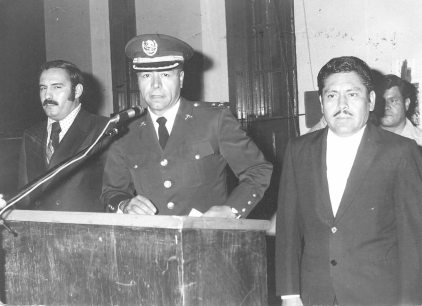 25112018 General DEM Adolfo Hernández Razo, Lic. Jesús Reyes García y Alcalde Lic. José Solís Amaro en un homenaje a los Niños Héroes en 1973.