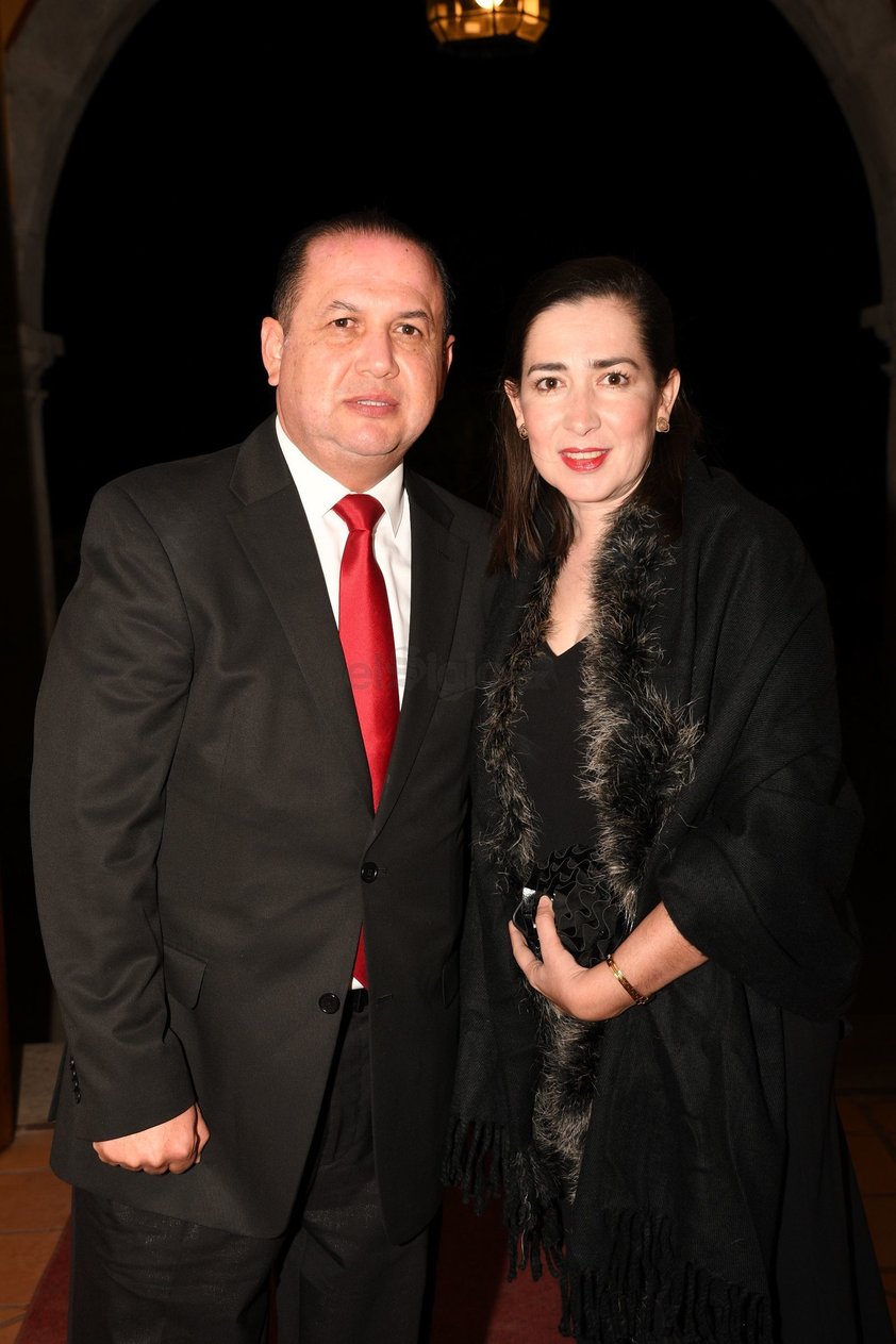 Ernesto Alanís y Tania Hernández.