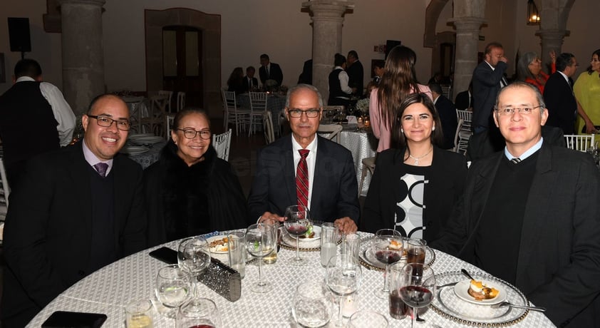 Pedro Damián Valencia, Belinda Ceniceros, Pedro Valencia Nevárez, Monserrat López Muñoz y Jorge Eudave.