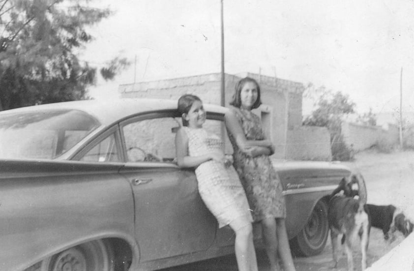 17022019 Cecilia Mora Garza y Rosa Alma en 1966.