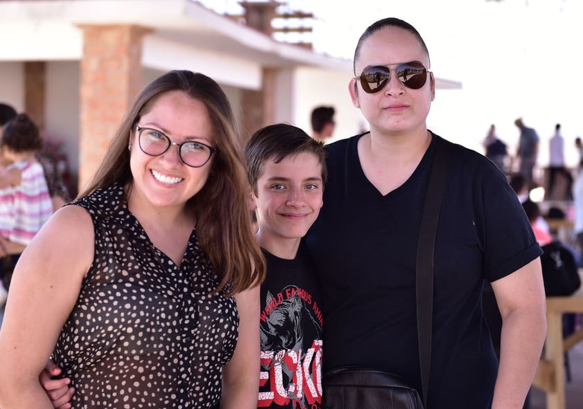 Rocío, Ricardo y Sahara.