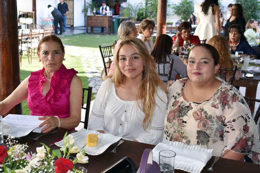 07032019 Elvia, Jennifer y Dora Hilda.