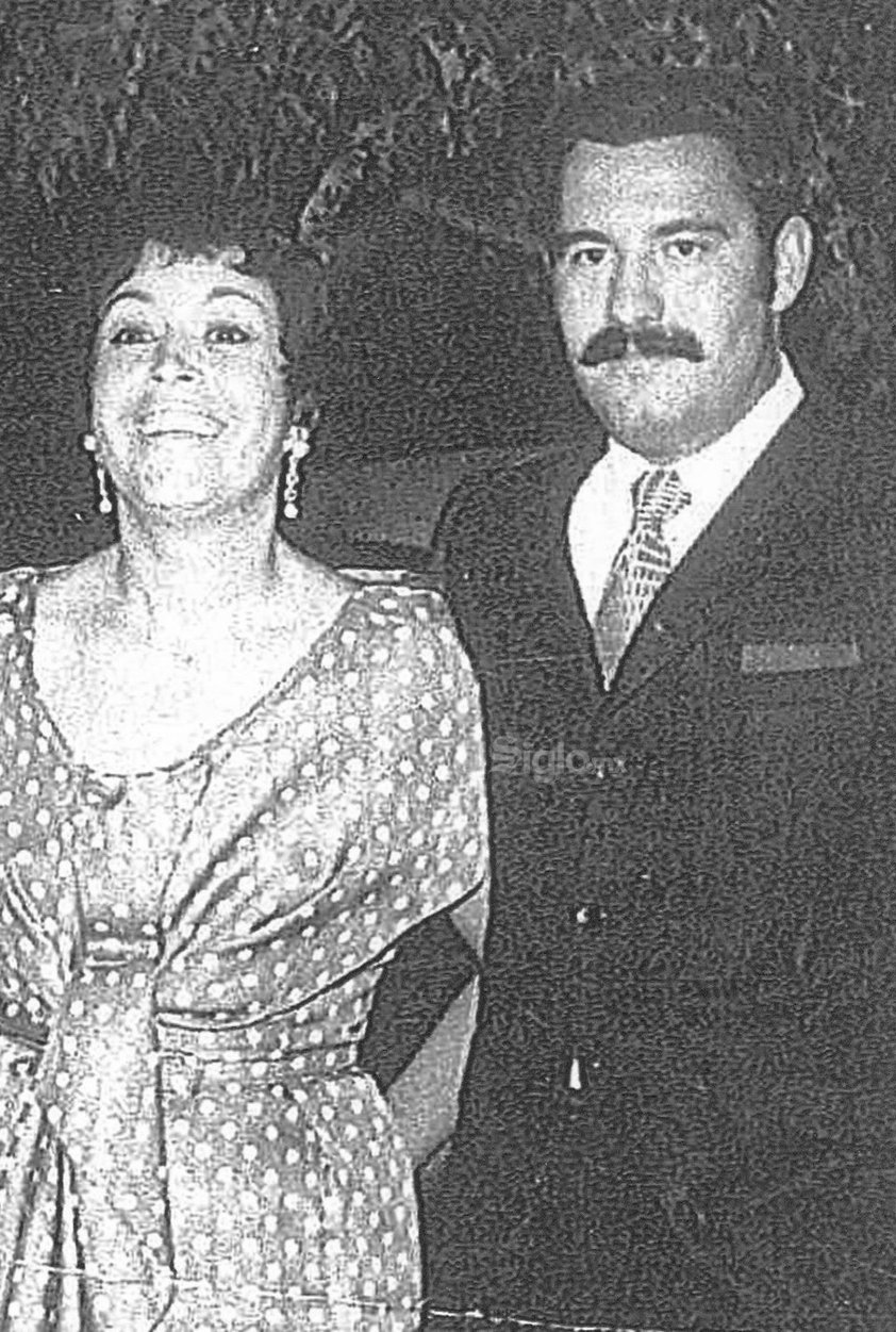 Amparo de Fernández y Jesús Reyes.